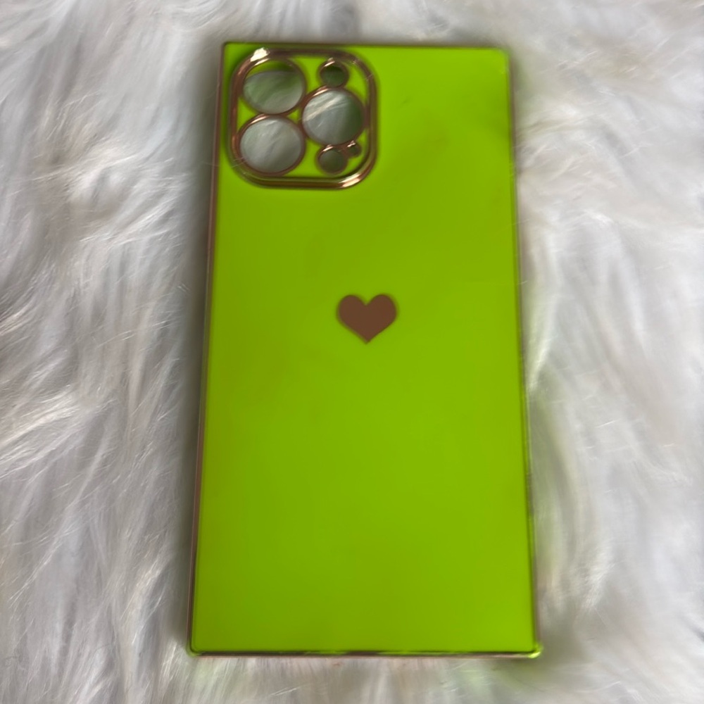 ✨iPhone 13 Pro Max Case✨️